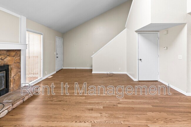 Building Photo - 15421 R St