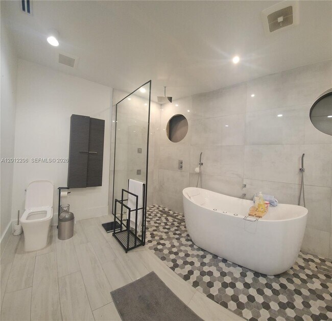Building Photo - 1489 Lantana Ct