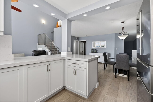 Building Photo - 805 Mainsail Cir