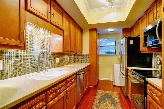 Building Photo - 3024 Hulen Ct
