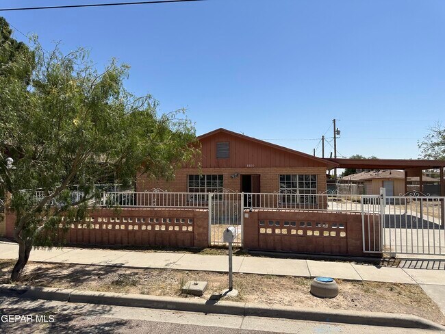 Building Photo - 8920 Kenneth St