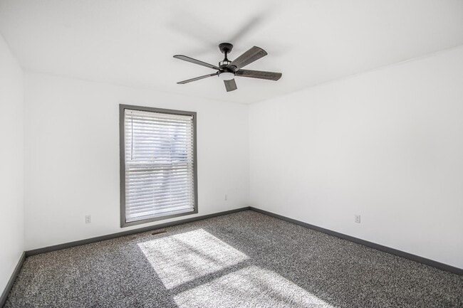 Building Photo - 315 Whipple Tree Ln