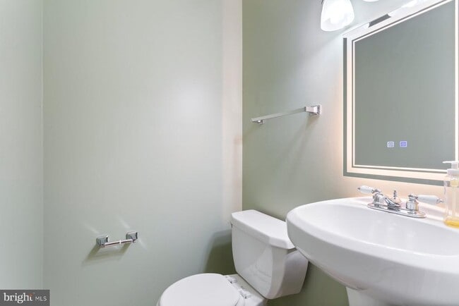 Building Photo - 10603 Tuppence Ct