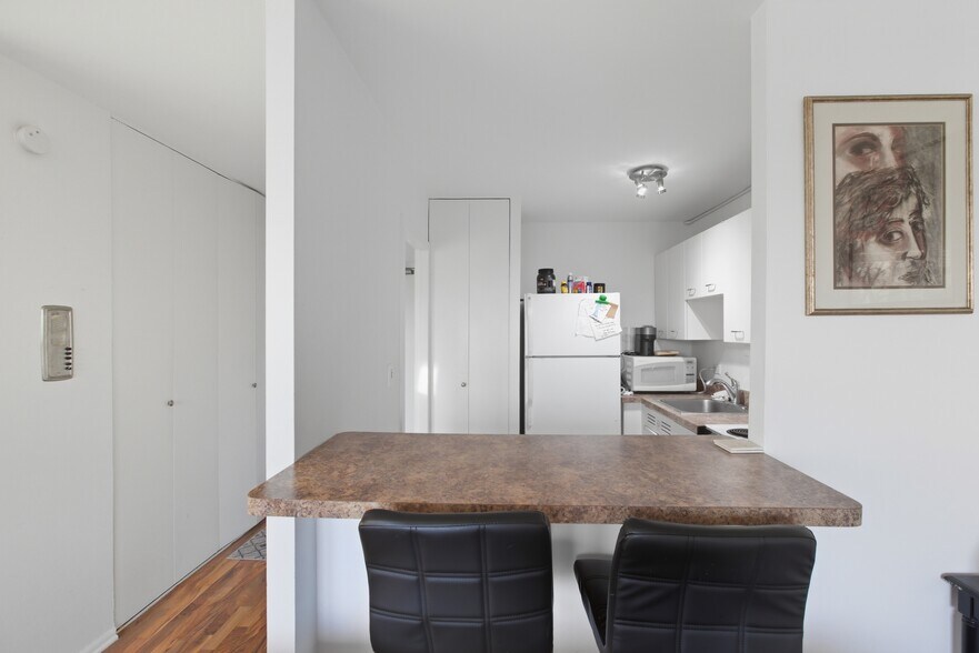 Building Photo - 1355 N Sandburg Ter