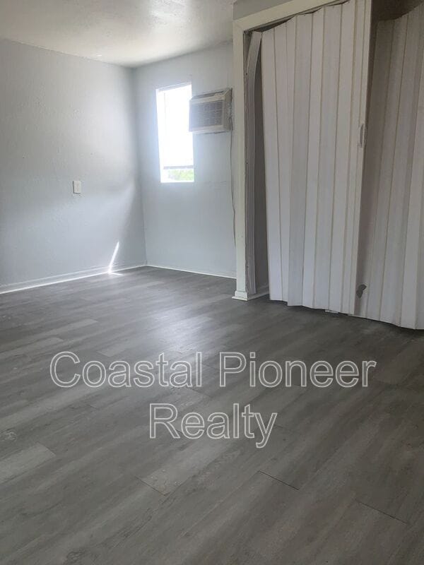 Building Photo - 6531 Bandura Ave