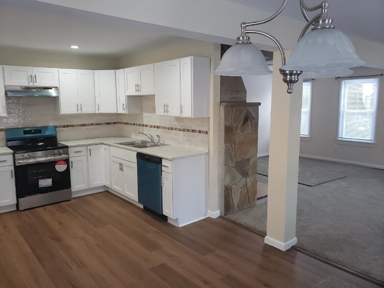 Building Photo - 23 Budd Ave