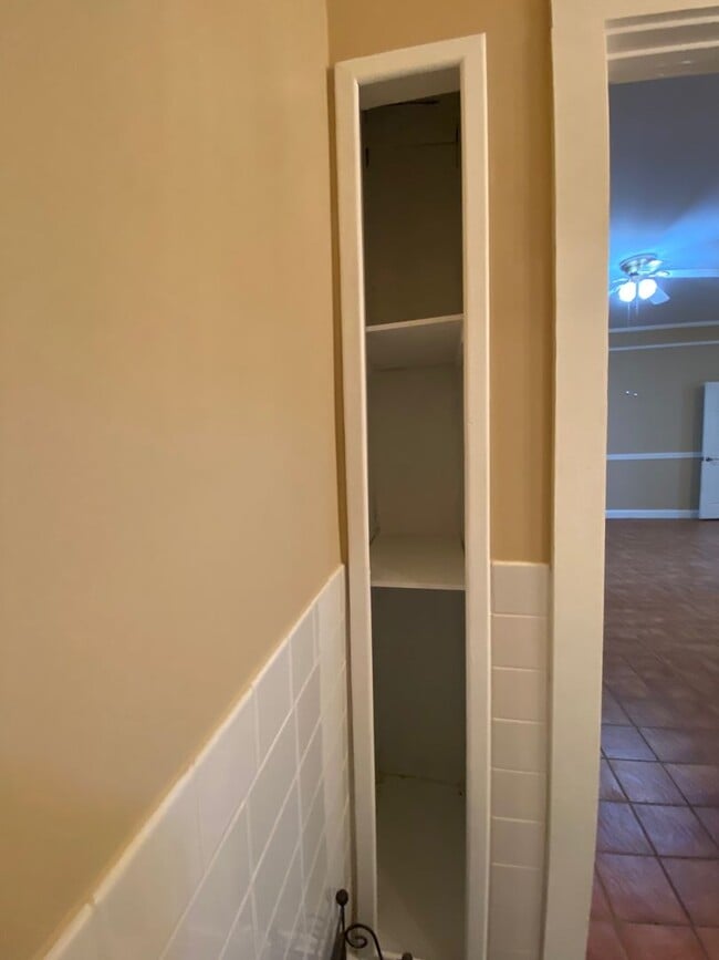 Building Photo - Black Mountain - Home Apartment, North Fork Rd, Utilities included