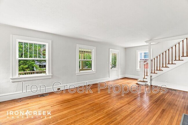 Building Photo - 42 Westover Dr