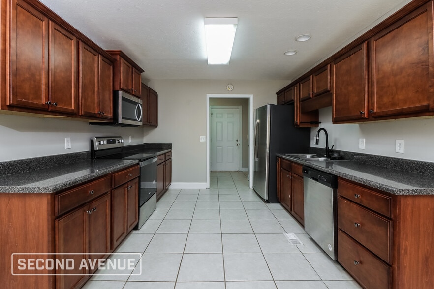 Building Photo - 273 Patriot Dr