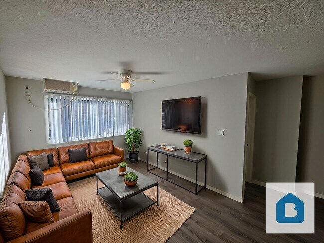 Primary Photo - 233 E Arvada St