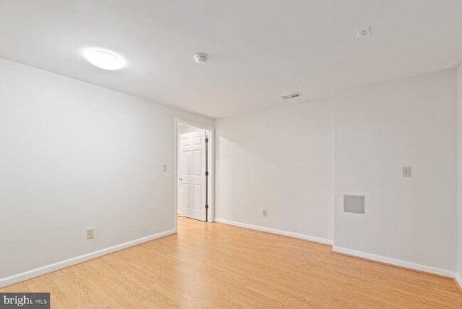 Building Photo - 4970 Manor House Ct