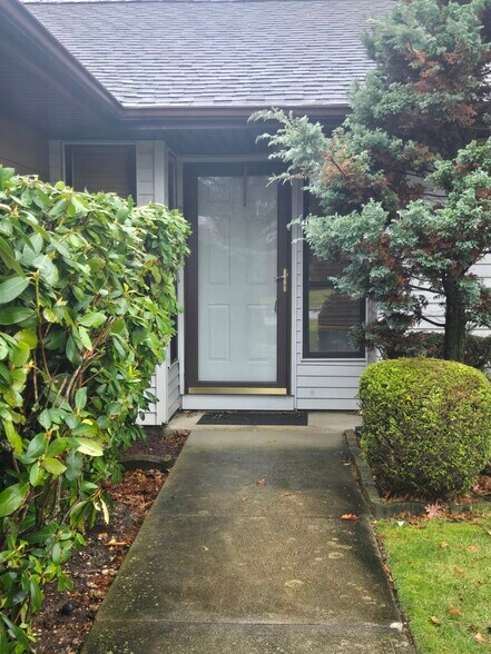 Building Photo - 68 Scarlett Dr