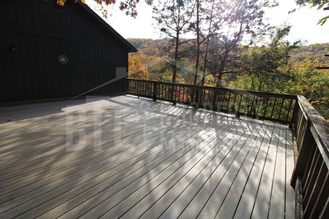 Building Photo - Peaceful 2-Bedroom Home Near Branson, MO – Reeds Spring School District