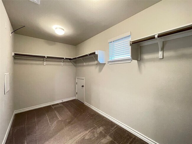 Building Photo - 1603 Denesa Dr