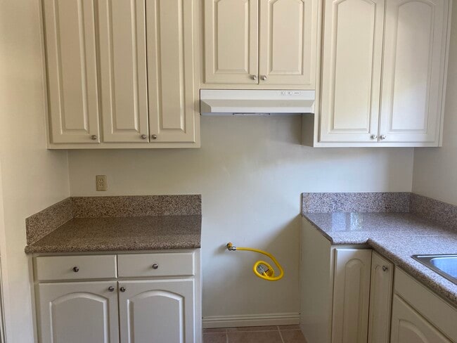 Building Photo - 11620 Iowa Ave