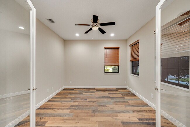 Building Photo - 4BR, 2.5BA home with resort style outdoor living!