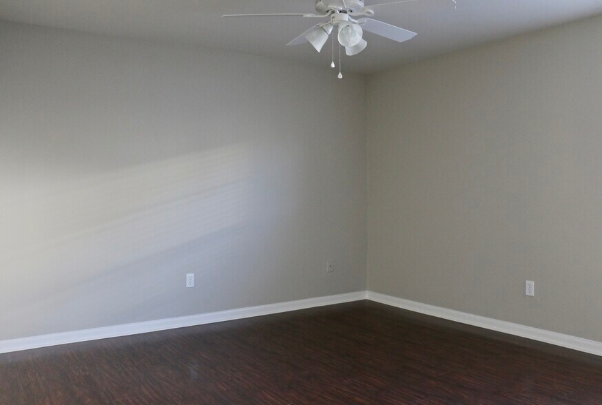 Downstairs Bedroom - 8335 Summa Ave