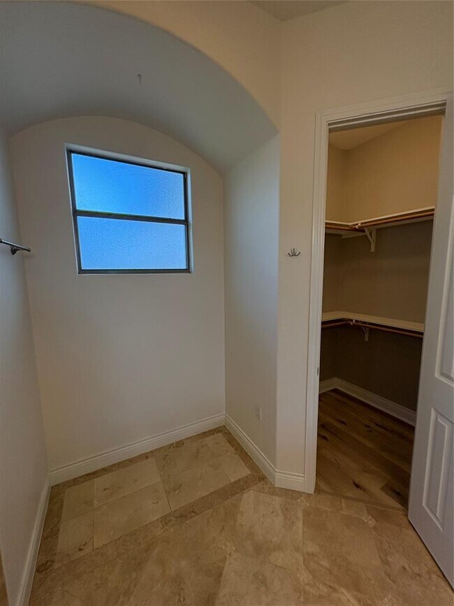 Building Photo - 3314 Thomas Kincheon St