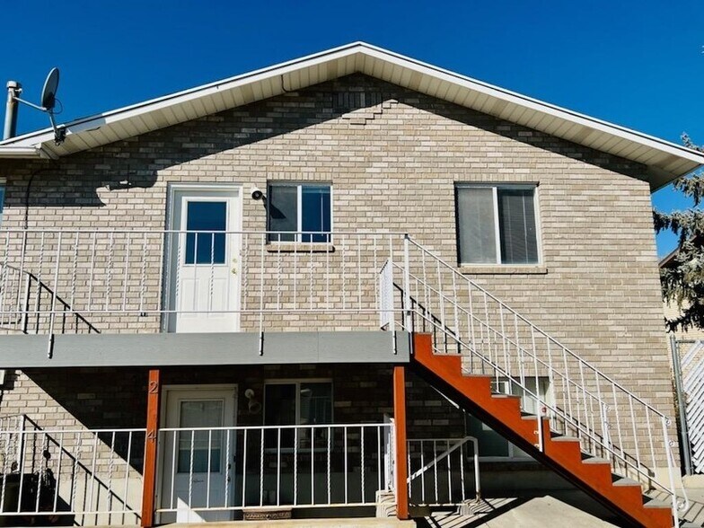 Building Photo - 4586 S 950 W St