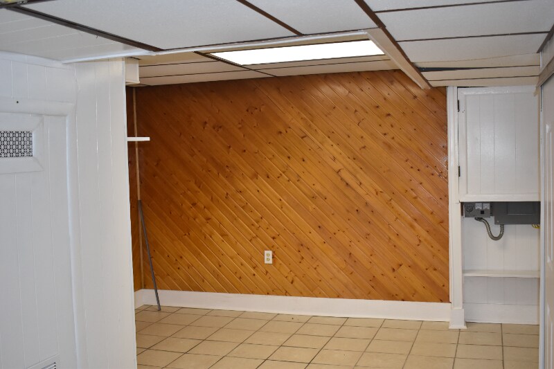 Building Photo - 6211 Birchwood Ave