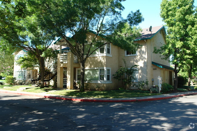 Primary Photo - Amanda Place Apartments