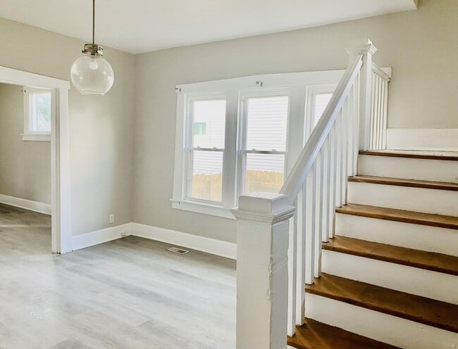 Building Photo - 918 Carpenter St