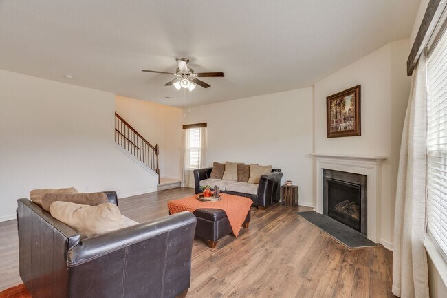 Building Photo - 4 bed/2.5 bath in Kingsport, TN