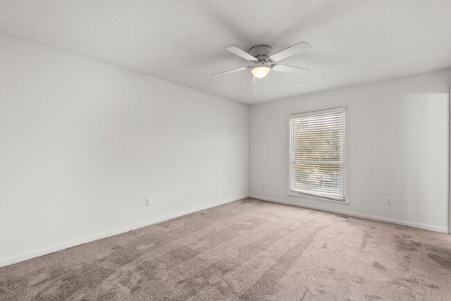 Building Photo - Virginia Beach Townhome