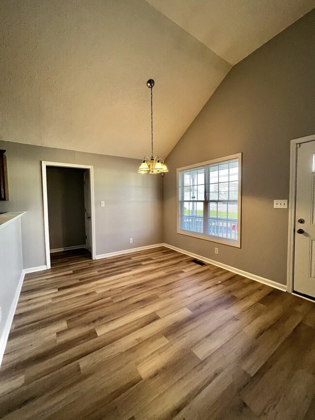 Building Photo - 3444 Fox Run Dr. Clarksville, Tn 37042