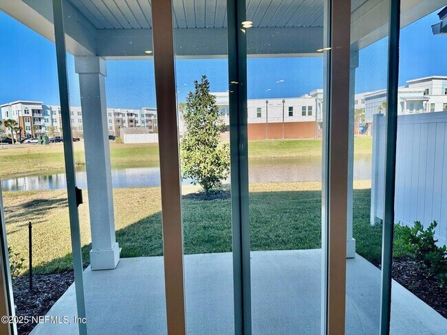 Building Photo - 181 Brandon Lks Dr