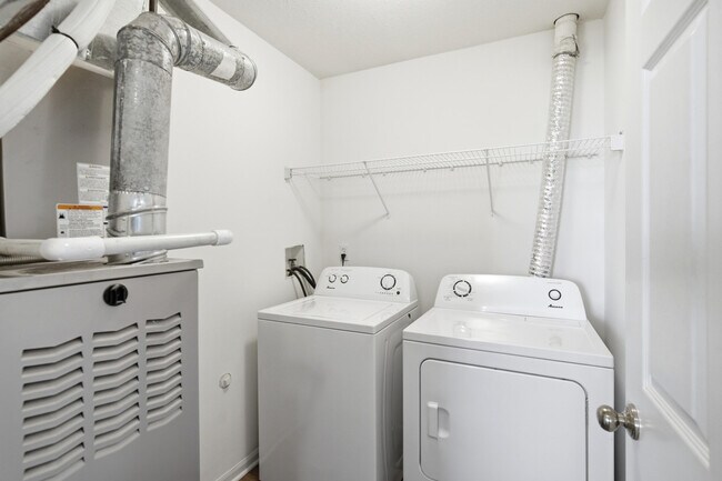 Building Photo - 2401 Northampton Dr