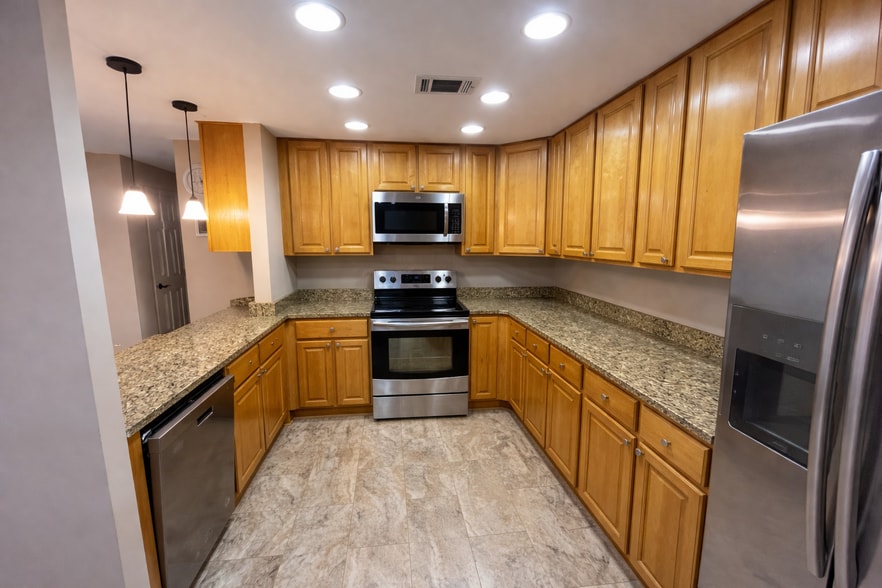 Building Photo - 6455 Green Field Rd