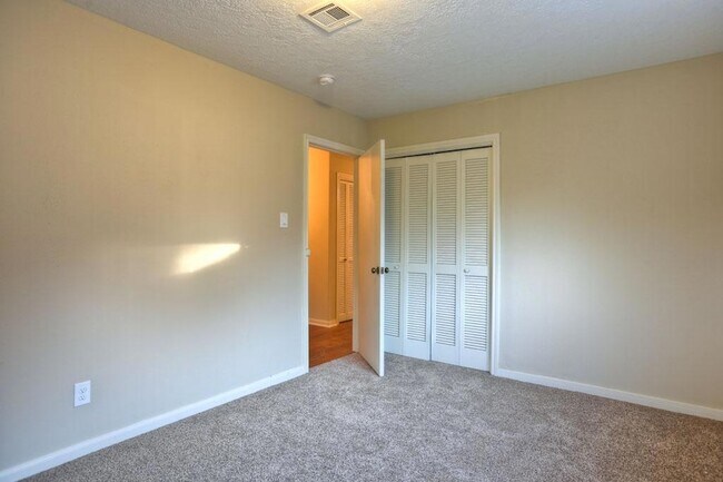 Building Photo - 1138 Cottage Oak Ln