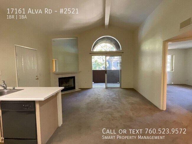 Building Photo - Gorgeous 1 bedroom upper level condo with ...