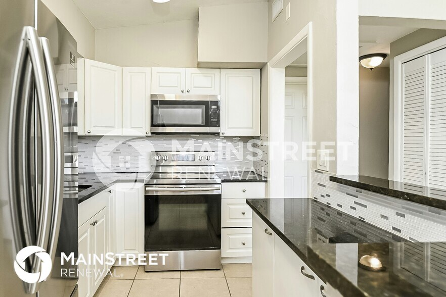 Building Photo - 3521 Schwalbe Dr