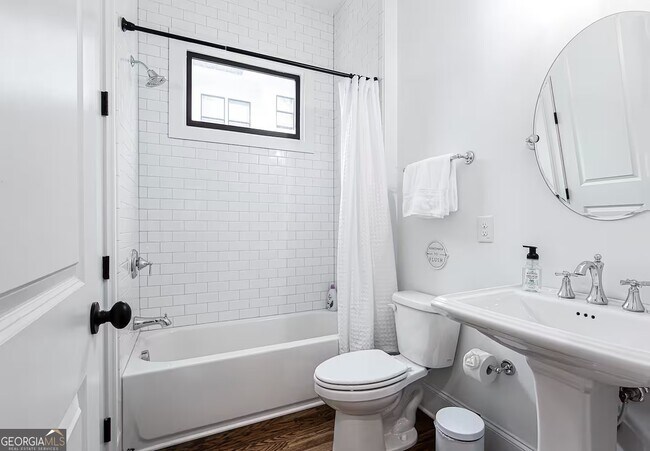 Building Photo - 222 Kirkwood Rd NE