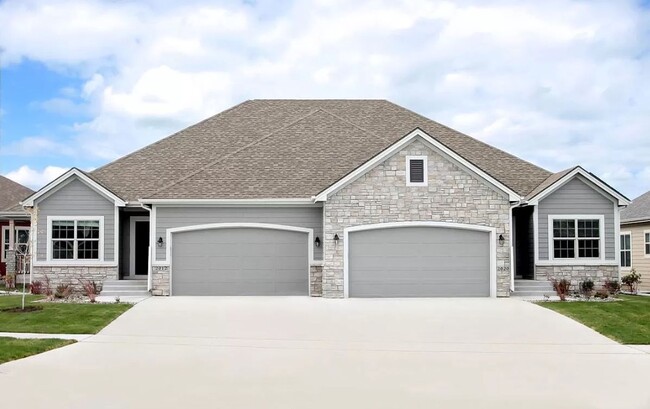 Building Photo - Centennial Pointe West