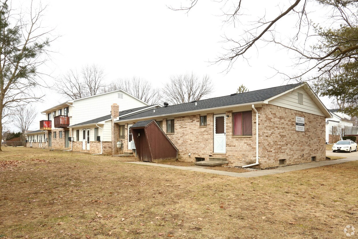 New Pine Apartments Clio