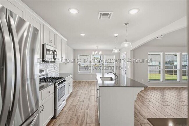 Building Photo - 3706 S 13th Pl