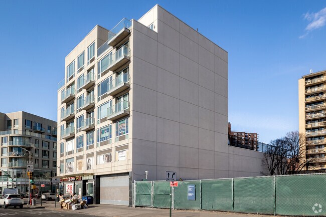 Building Photo - The Elm East