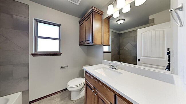 Building Photo - 7025 Hidden Trail Ln