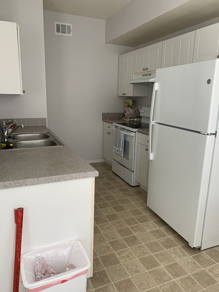 Kitchen - 5692 Star Rush Dr
