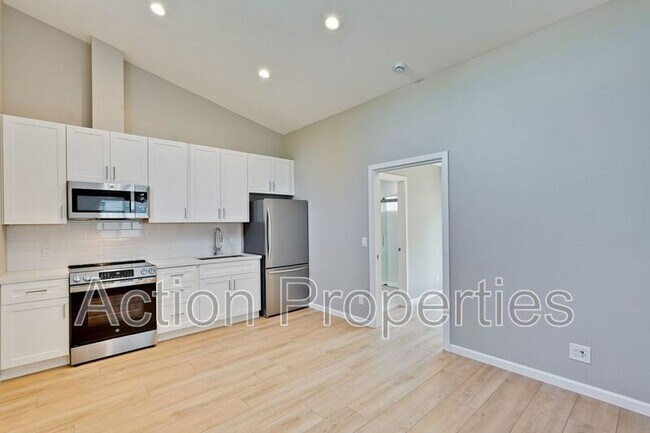 Building Photo - 370 Camille Ct