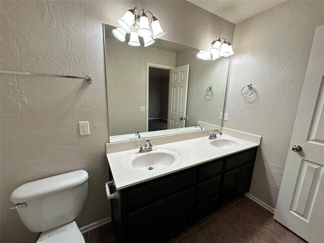 Building Photo - 6020 SE 86th St