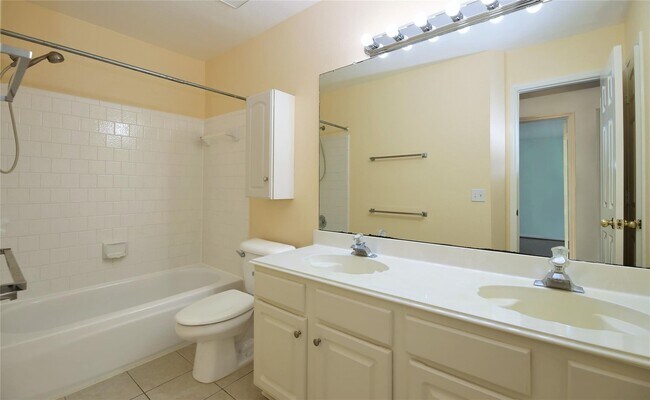 Building Photo - 10419 Pearl Dr