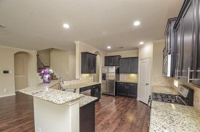 Building Photo - 6523 Point Hollow Ln