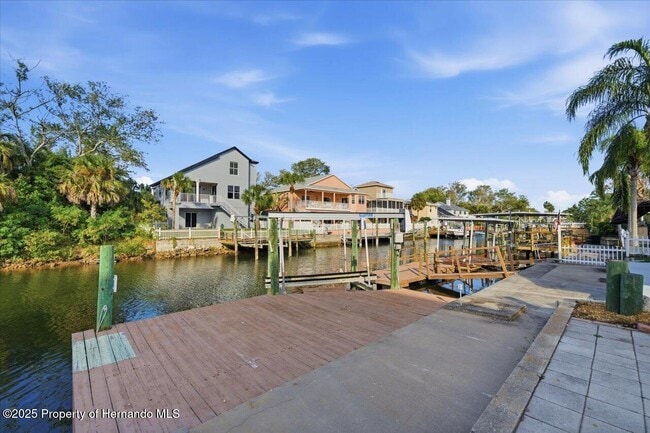 Building Photo - 7527 Hatteras Dr