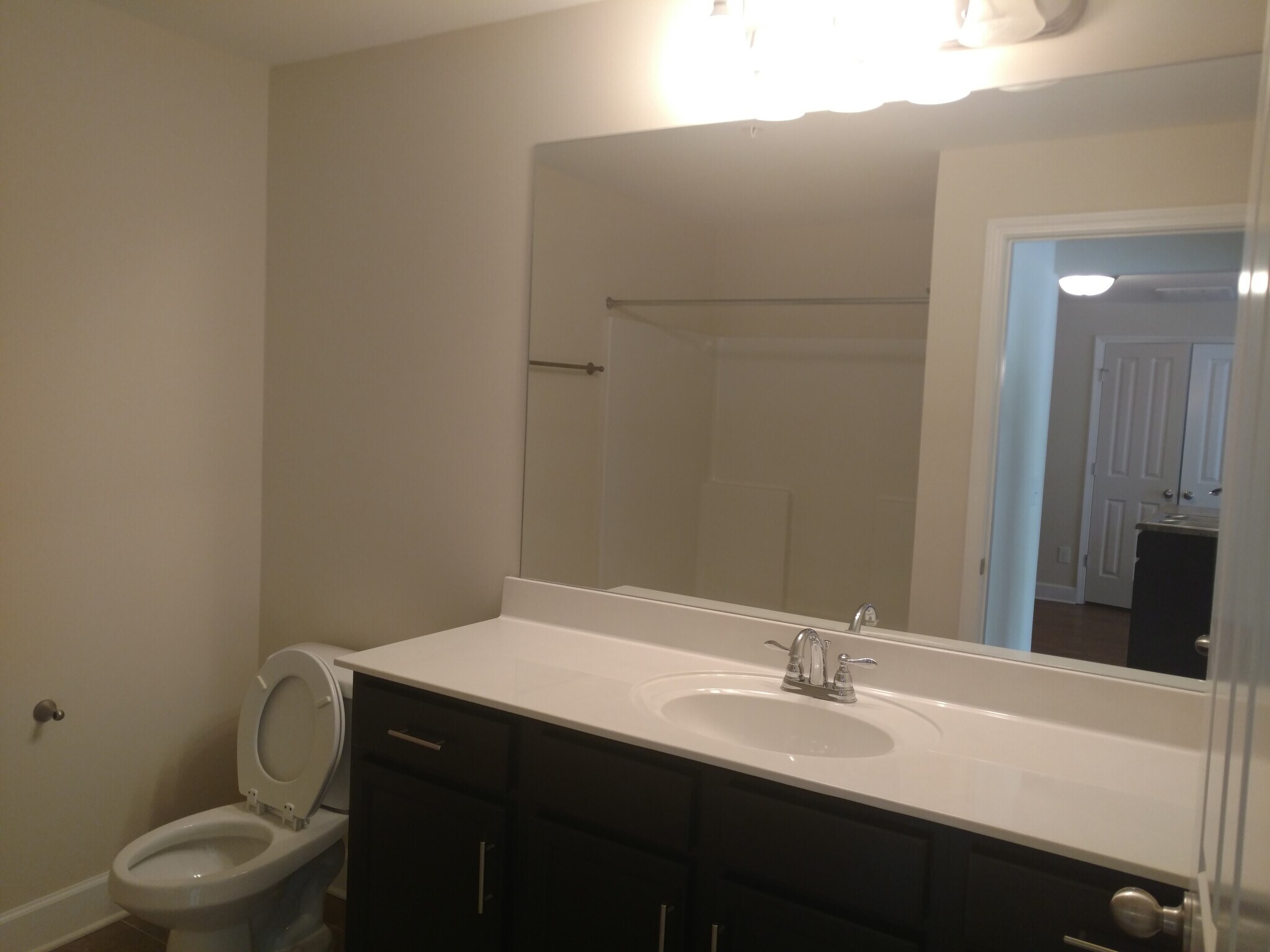 Building Photo - 8201 Lenox Creekside Dr