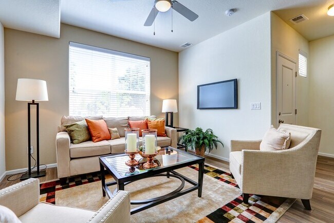 Building Photo - 10915 Dayton Ct