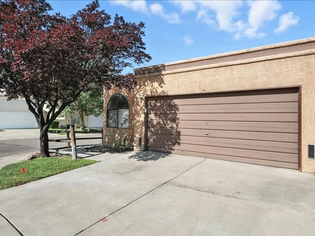 Building Photo - Coming Available July | For Rent | 3 Bed | 2 Bath | Private Yard | 2-Car Garage | HOA with Pool &...
